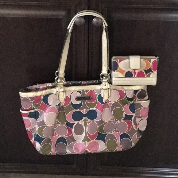Coach Handbags - Coach Purse & Wallet